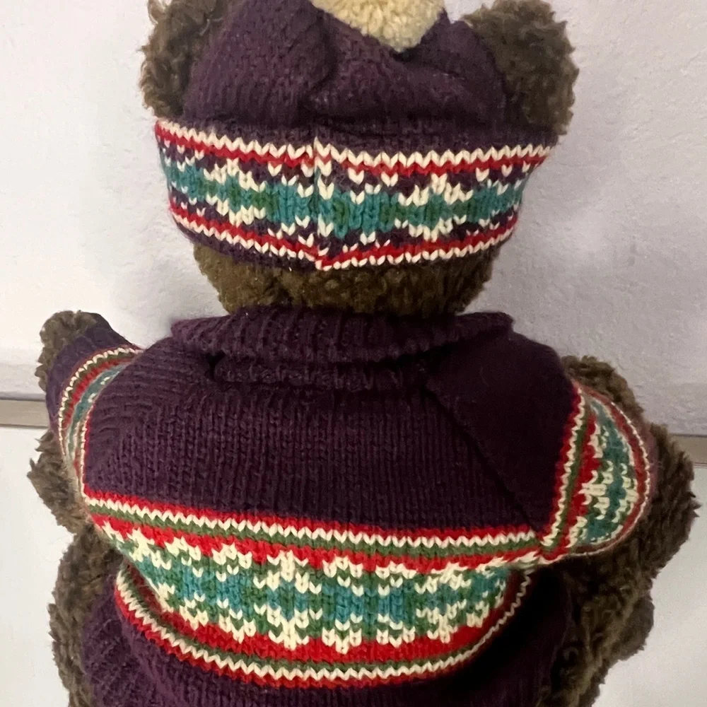 Vintage Teddy Bear Wally Plush Collectible Winter Outfit Cute! - Picture 2 of 2